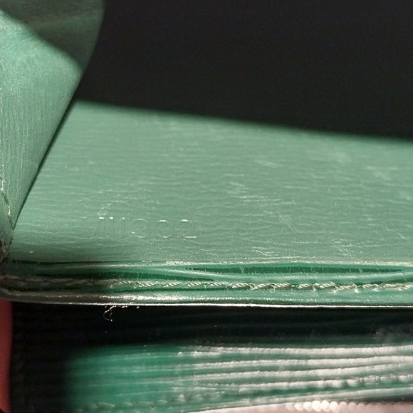 Authentic Louis Vuitton Epi Leather Green  Long  Wallet - Picture 12 of 15